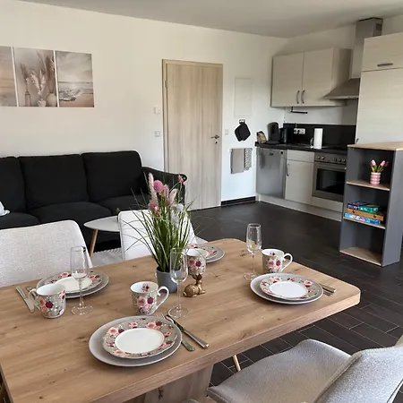 Gemuetliche Mit Sonnenterrasse דירה *